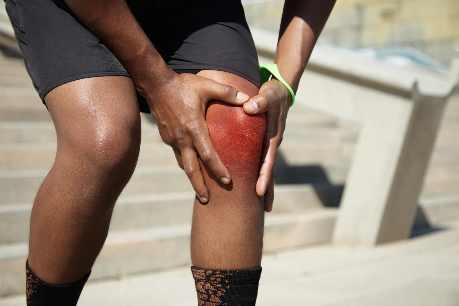 Inner Knee Pain: Causes, Symptoms and Treatment Options