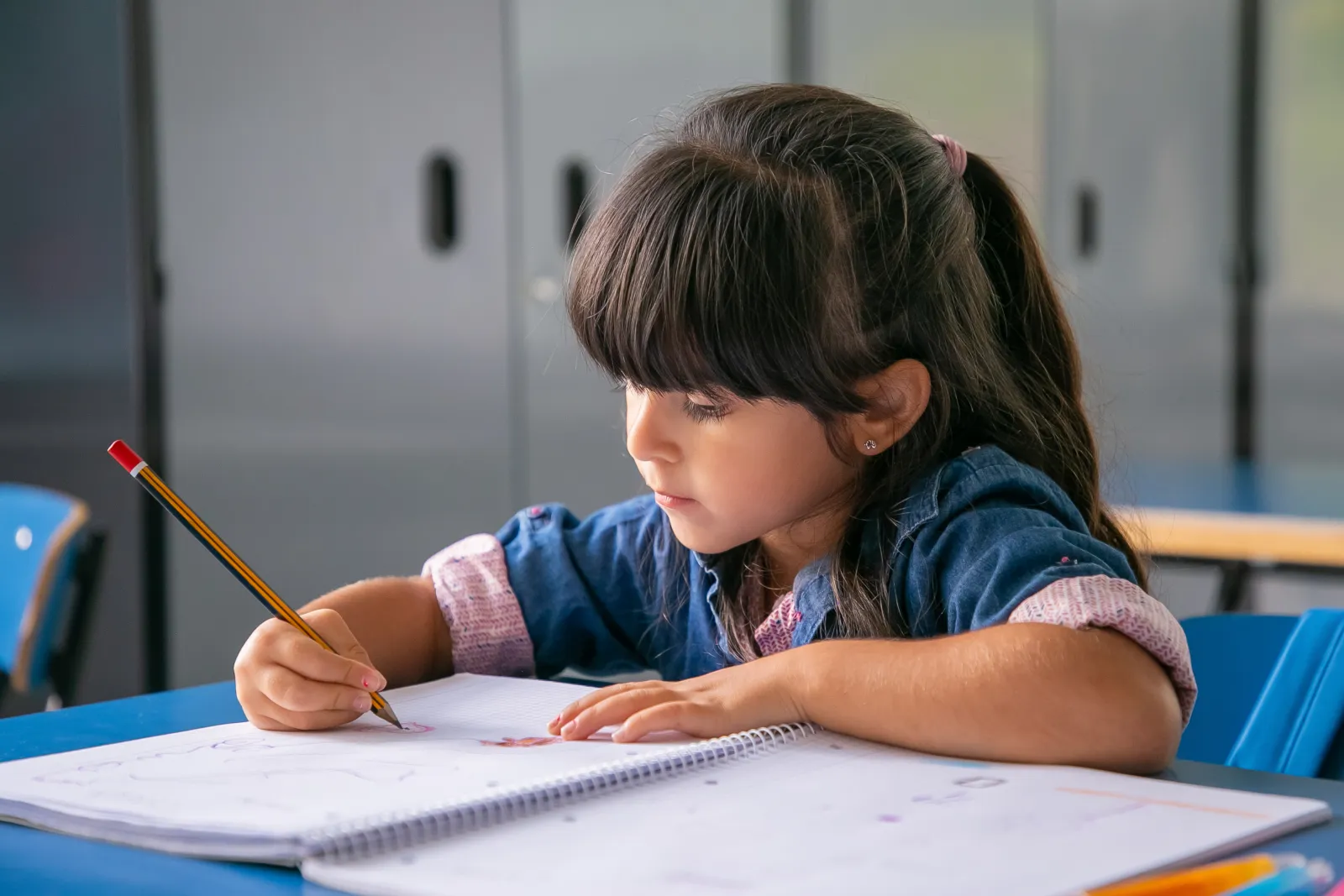 Can an Occupational Therapist or a Speech Therapist help with bad handwriting?