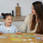 Mother helping toddler with speech therapy – how to overcome speech delay